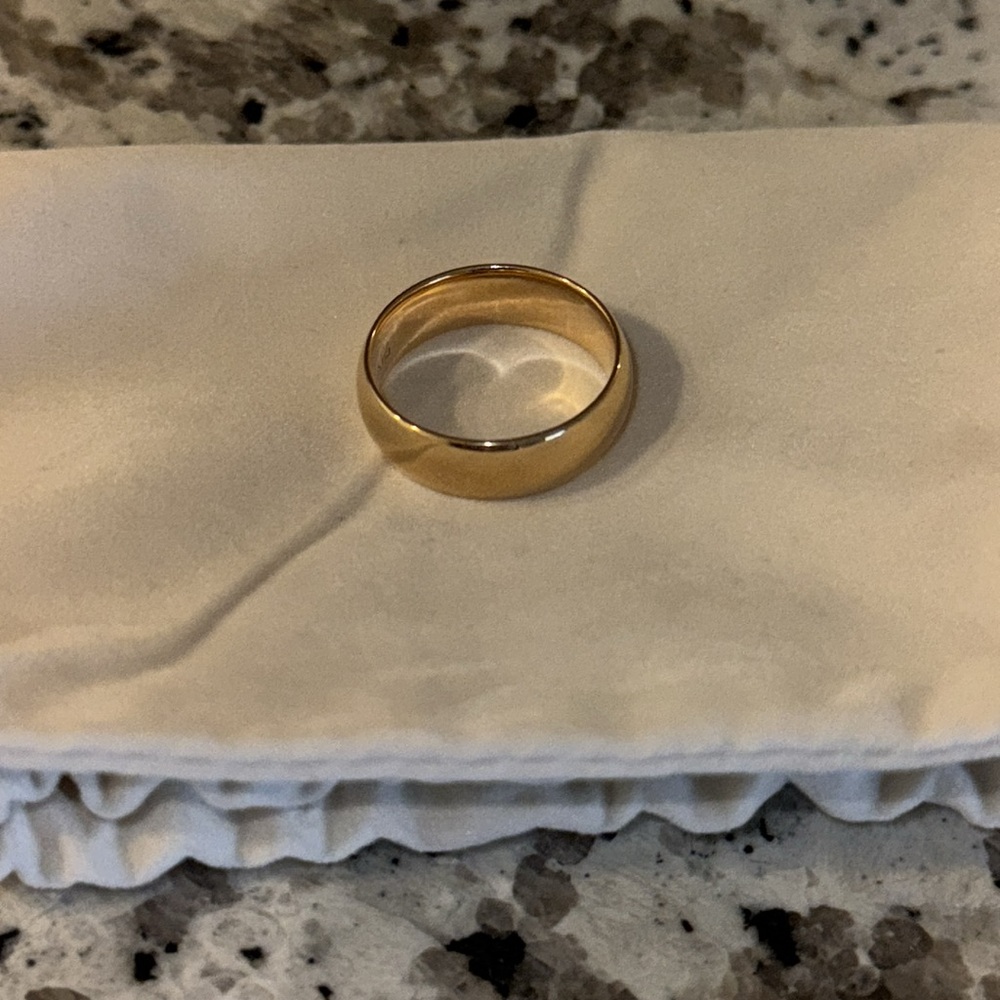 Men’s Solid 14K Gold Band - 8mm - Like New!